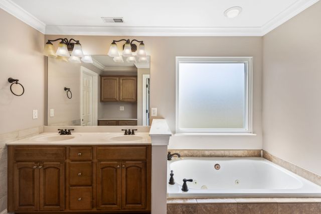 100 Brook Hollow Dr, SE, Cleveland, TN 37323