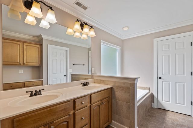 100 Brook Hollow Dr, SE, Cleveland, TN 37323