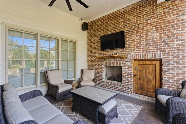 885 Shell Beach Drive, Lake Charles, LA 70601