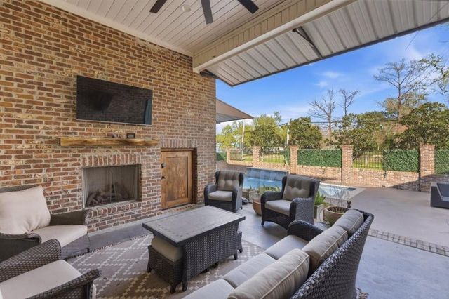 885 Shell Beach Drive, Lake Charles, LA 70601