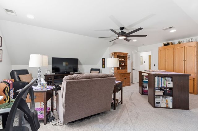 2714 United Dr, Murfreesboro, TN 37128