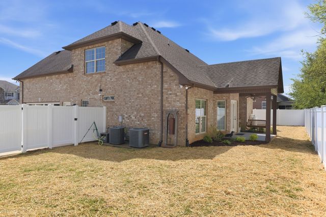 2714 United Dr, Murfreesboro, TN 37128