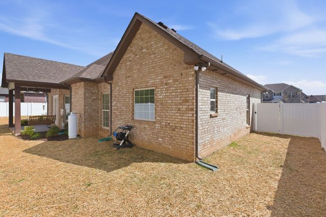 2714 United Dr, Murfreesboro, TN 37128