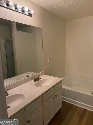 843 Rozie Way SW, Atlanta, GA 30331