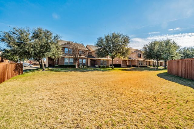 2717 Olympic Park Drive, Grand Prairie, TX 75050