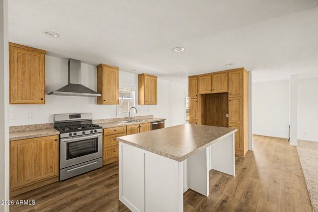 320 E MCKELLIPS Road 100, Mesa, AZ 85201