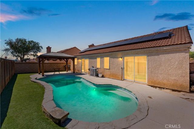 1040 Fairwind Avenue, Rosamond, CA 93560