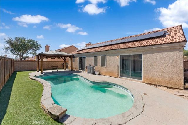 1040 Fairwind Avenue, Rosamond, CA 93560