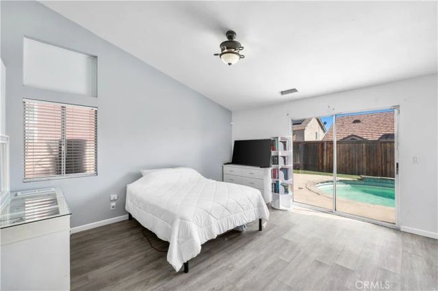 1040 Fairwind Avenue, Rosamond, CA 93560