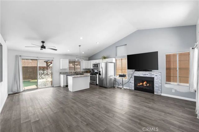 1040 Fairwind Avenue, Rosamond, CA 93560