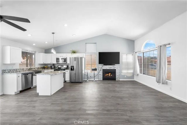 1040 Fairwind Avenue, Rosamond, CA 93560