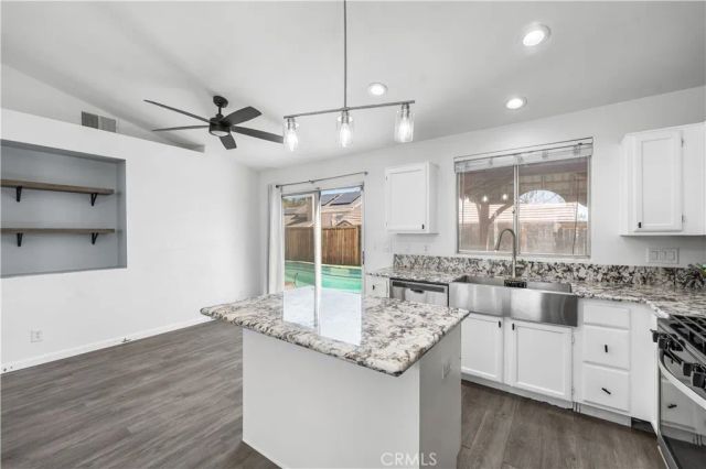 1040 Fairwind Avenue, Rosamond, CA 93560