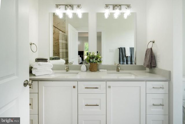 723 RAINBOW RDG, Bumpass, VA 23024