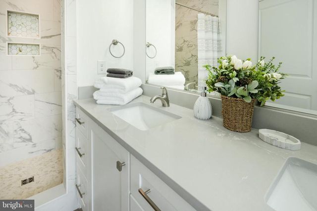 723 RAINBOW RDG, Bumpass, VA 23024