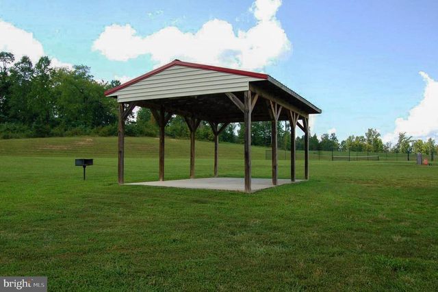 723 RAINBOW RDG, Bumpass, VA 23024