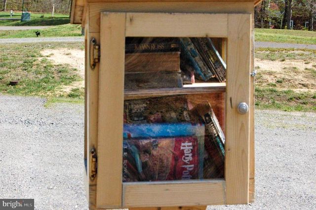 723 RAINBOW RDG, Bumpass, VA 23024