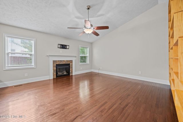 123 Lightwater Drive, Aberdeen, NC 28315