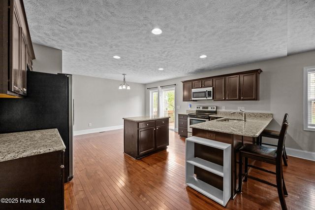 123 Lightwater Drive, Aberdeen, NC 28315