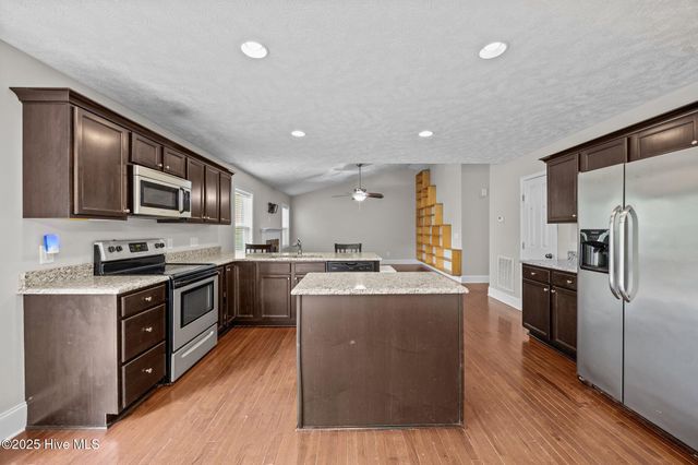 123 Lightwater Drive, Aberdeen, NC 28315
