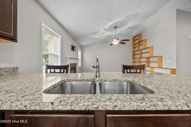 123 Lightwater Drive, Aberdeen, NC 28315