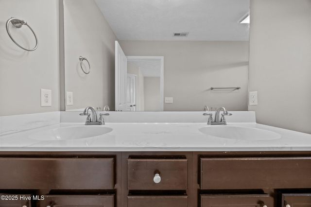123 Lightwater Drive, Aberdeen, NC 28315