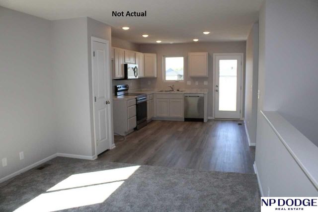 7725 Gulls Way, Lincoln, NE 68514