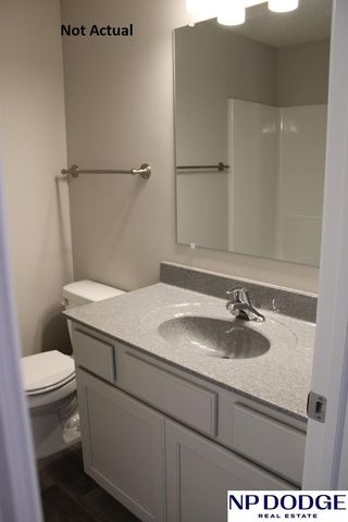 7725 Gulls Way, Lincoln, NE 68514