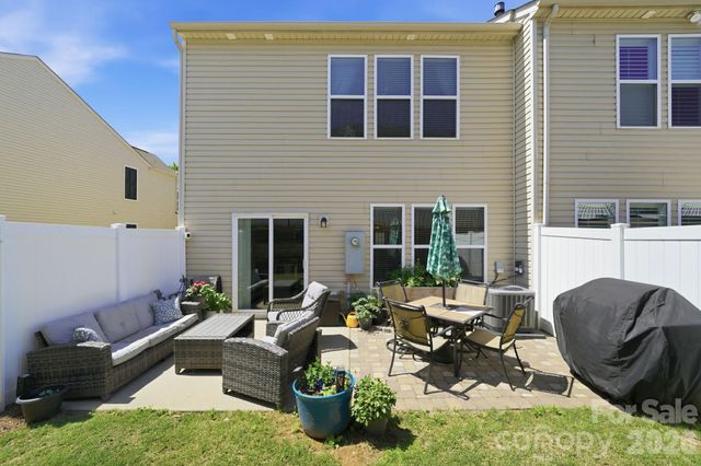 2441 Diplomat Lane, Charlotte, NC 28210