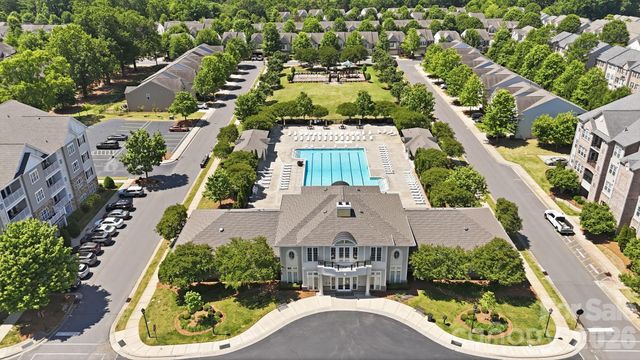 2441 Diplomat Lane, Charlotte, NC 28210