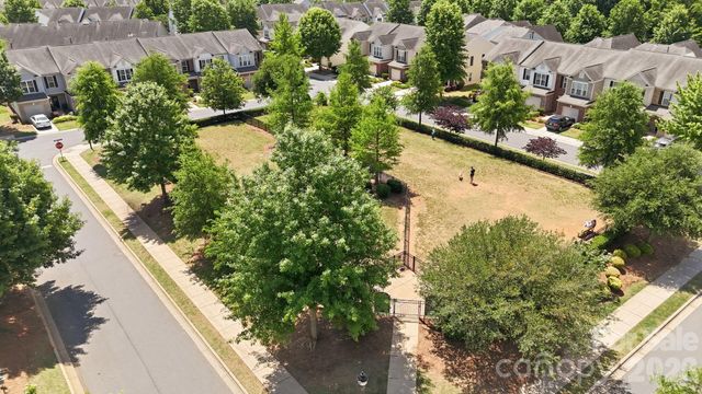 2441 Diplomat Lane, Charlotte, NC 28210