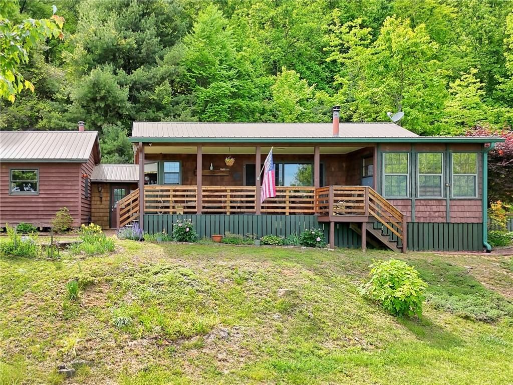 306 Frontier Road, Tiger, GA 30576