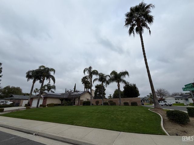 3600 Piedmont Avenue, Bakersfield, CA 93312