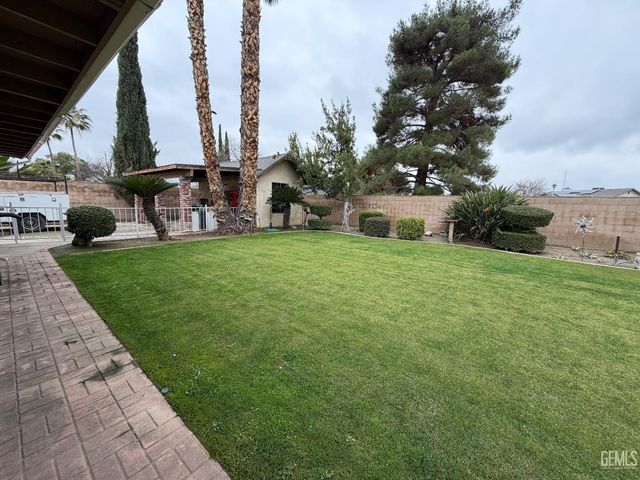 3600 Piedmont Avenue, Bakersfield, CA 93312