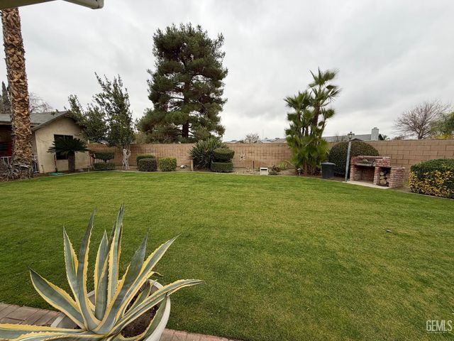 3600 Piedmont Avenue, Bakersfield, CA 93312