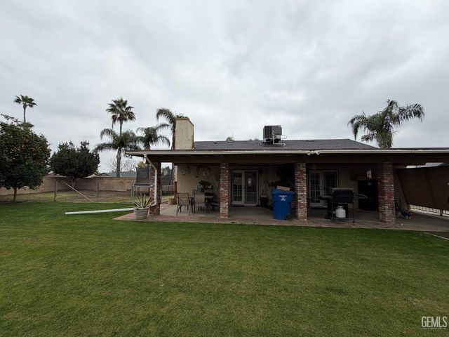 3600 Piedmont Avenue, Bakersfield, CA 93312