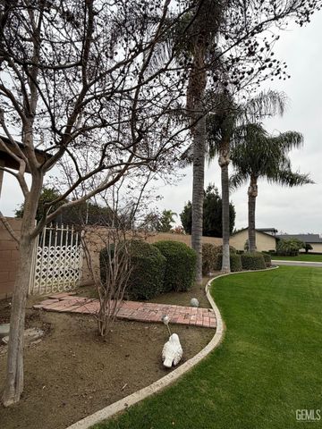 3600 Piedmont Avenue, Bakersfield, CA 93312