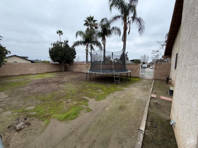 3600 Piedmont Avenue, Bakersfield, CA 93312