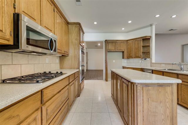 120 Cambridge Court, Heath, TX 75032