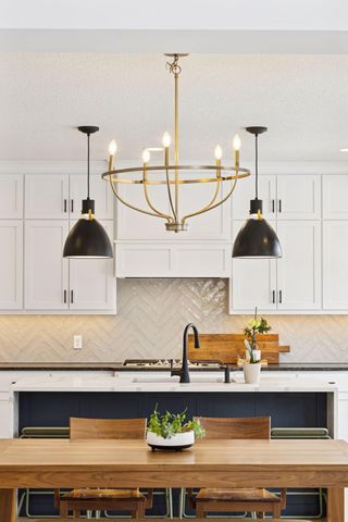 5450 Rolling Hills Parkway, Victoria, MN 55318