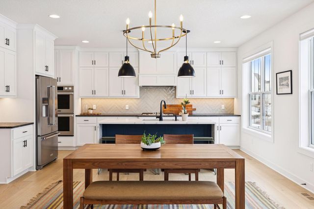 5450 Rolling Hills Parkway, Victoria, MN 55318