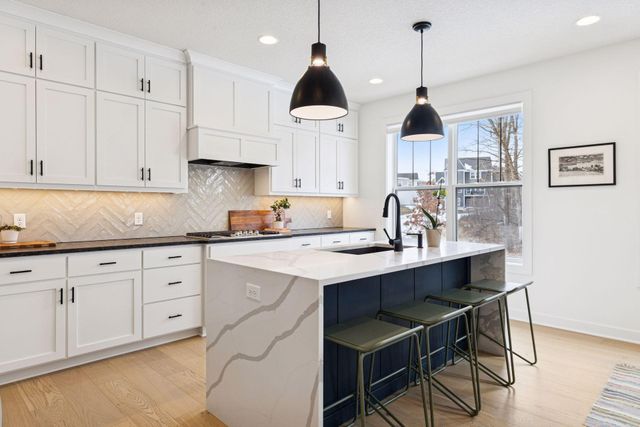 5450 Rolling Hills Parkway, Victoria, MN 55318