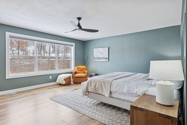 5450 Rolling Hills Parkway, Victoria, MN 55318