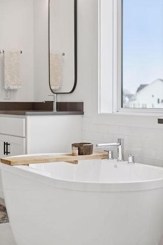 5450 Rolling Hills Parkway, Victoria, MN 55318