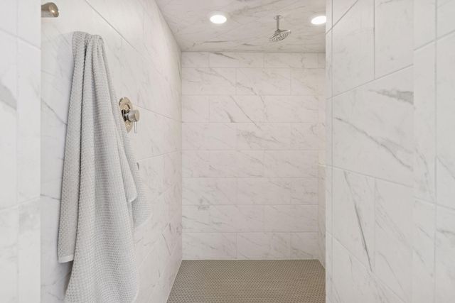 5450 Rolling Hills Parkway, Victoria, MN 55318