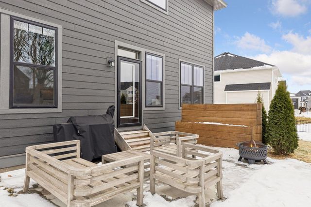 5450 Rolling Hills Parkway, Victoria, MN 55318