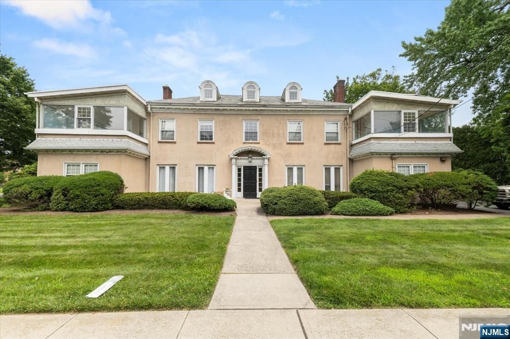 61 Glenwood Road, Englewood, NJ 07631
