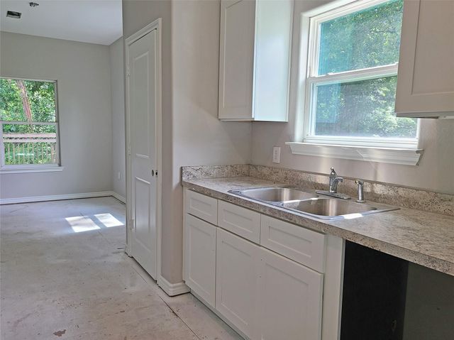 27436 Lantern Lane, New Caney, TX 77357