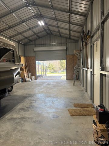 417 Pine Road, Eufaula, OK 74432