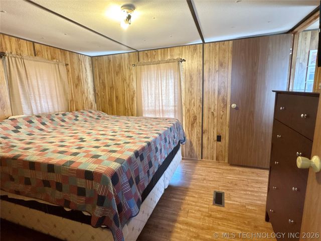 417 Pine Road, Eufaula, OK 74432