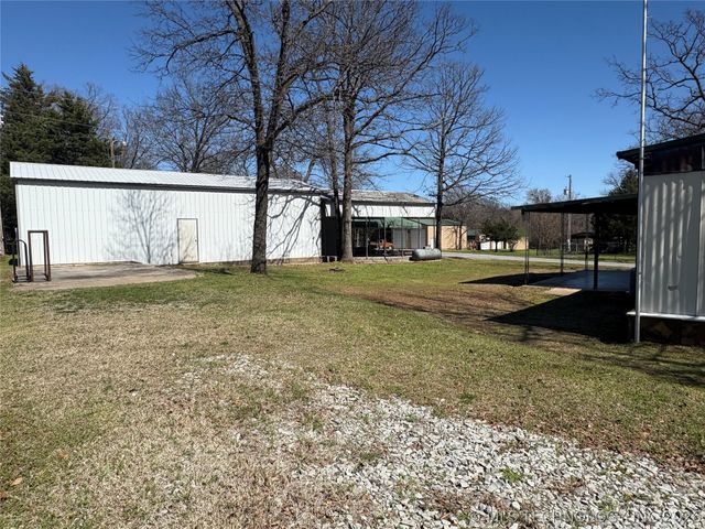 417 Pine Road, Eufaula, OK 74432